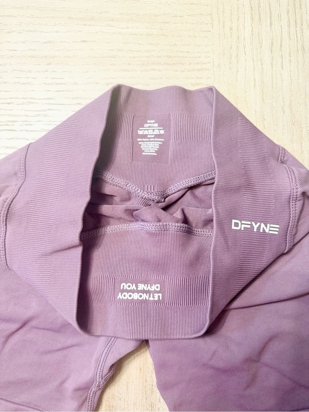Lavender Seamless Sports Bra & Shorts Set - DRYNE - Picture 7 of 8